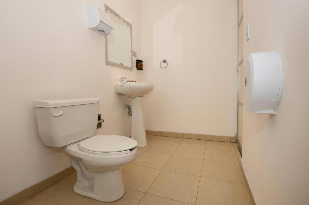 Hotel Euro Confort,Pachuca Экстерьер фото