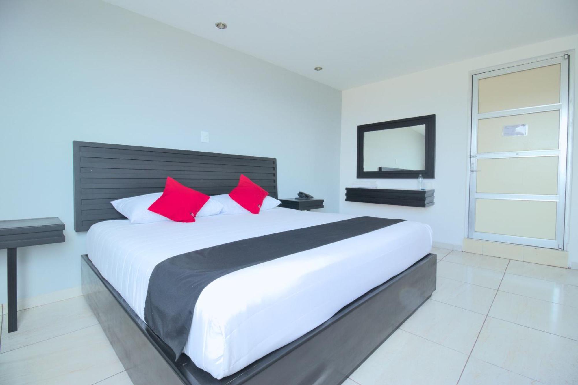 Hotel Euro Confort,Pachuca Экстерьер фото